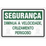 Diminua a velocidade, cruzamento perigoso 